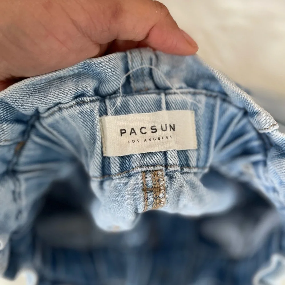 PacSun Shorts Women's Size 25 Mom Shorts